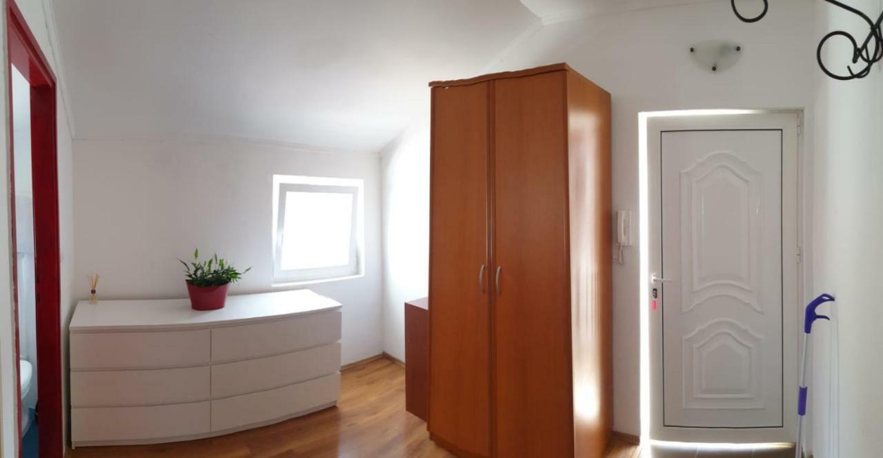 Apartment Central, Spacious, Great View Hvar Town